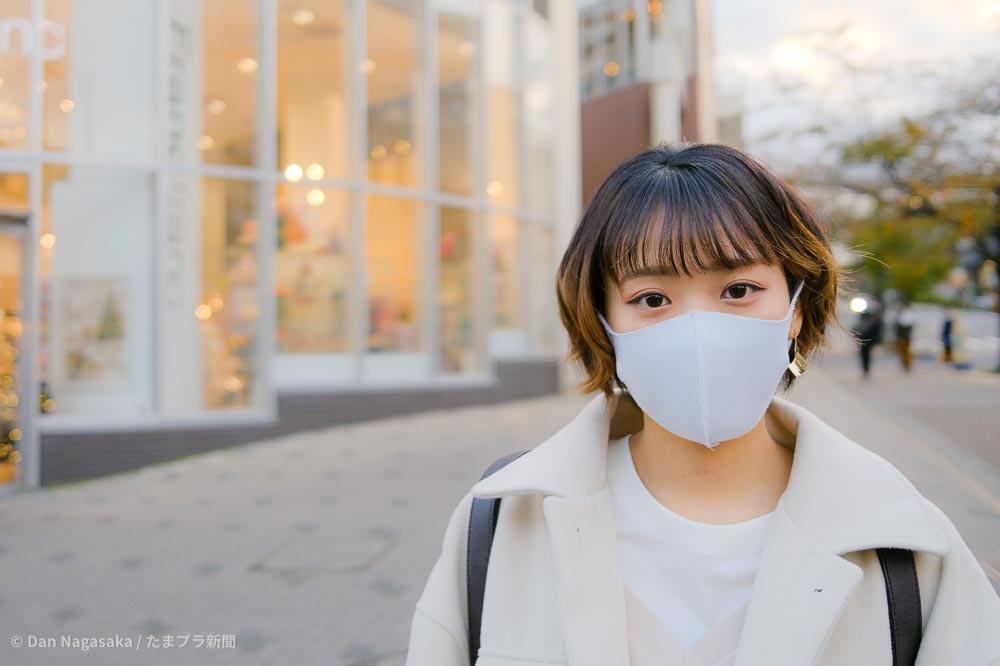 マスク女子モデルのポートレート