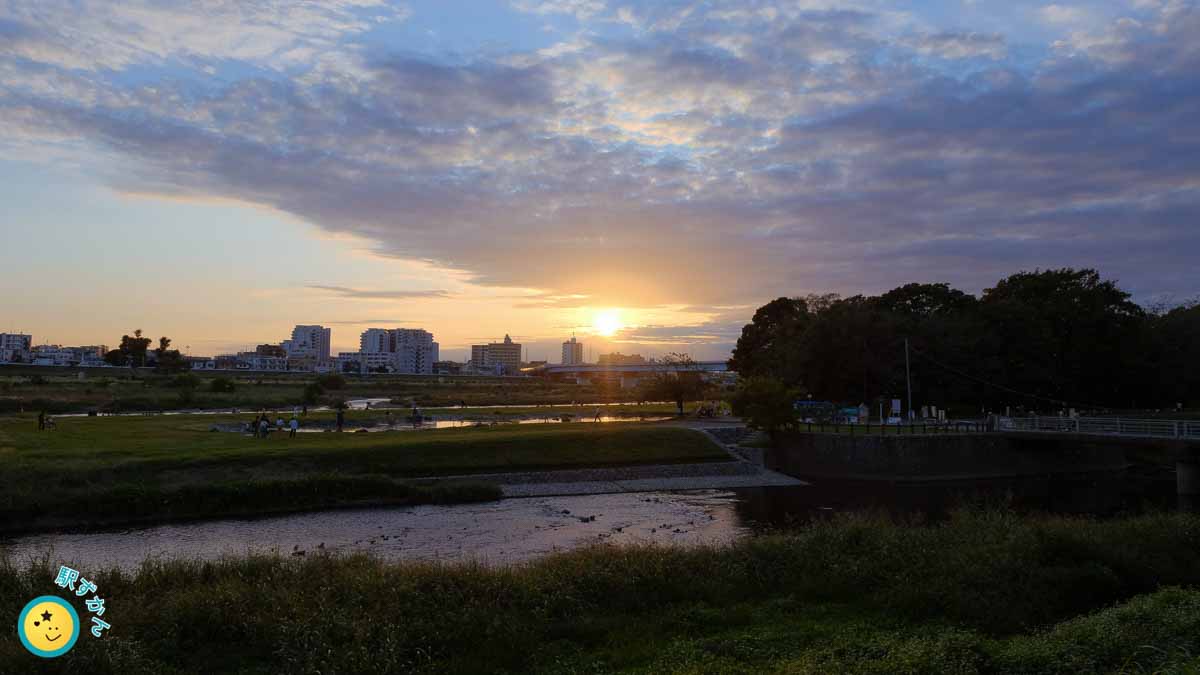 兵庫島公園と沈む太陽