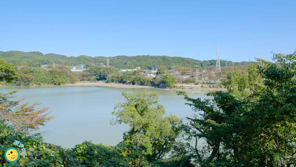 津久井湖と山並み