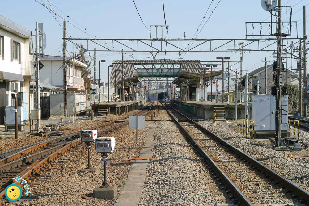旧稲城長沼駅の跨線橋とホーム