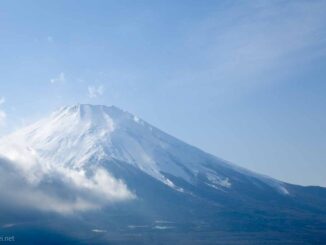 富士山とうす雲