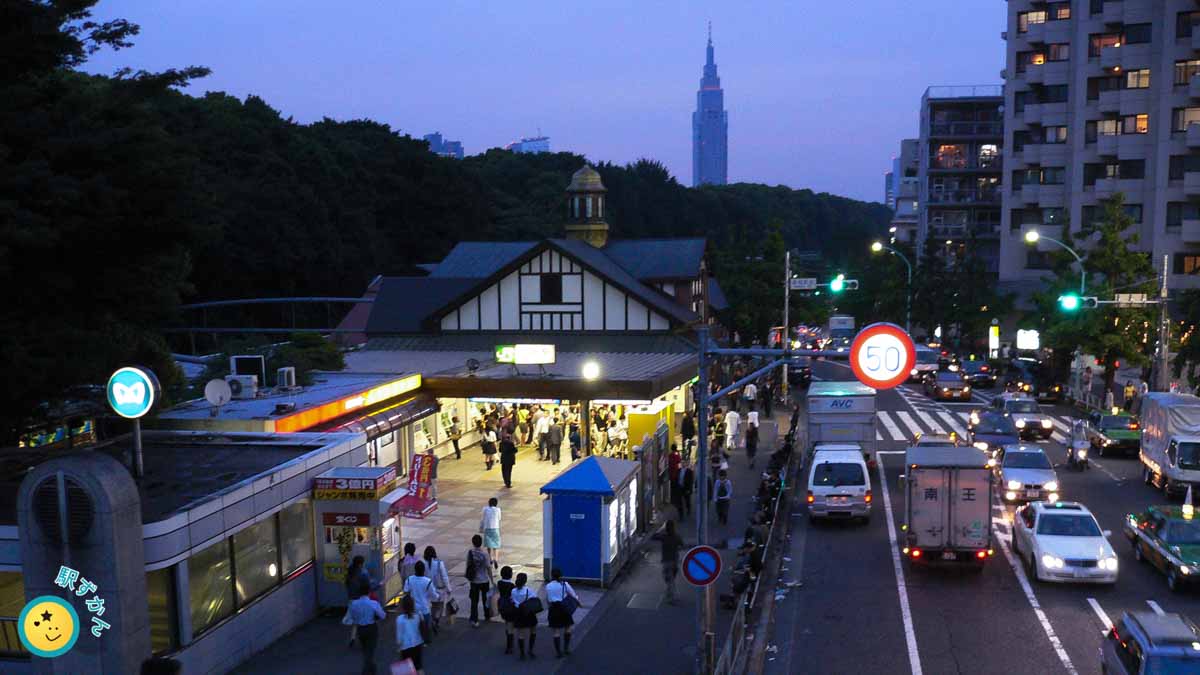 原宿駅旧駅舎の夜景