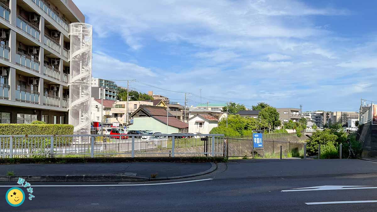 あざみ野の早渕川 下流方面