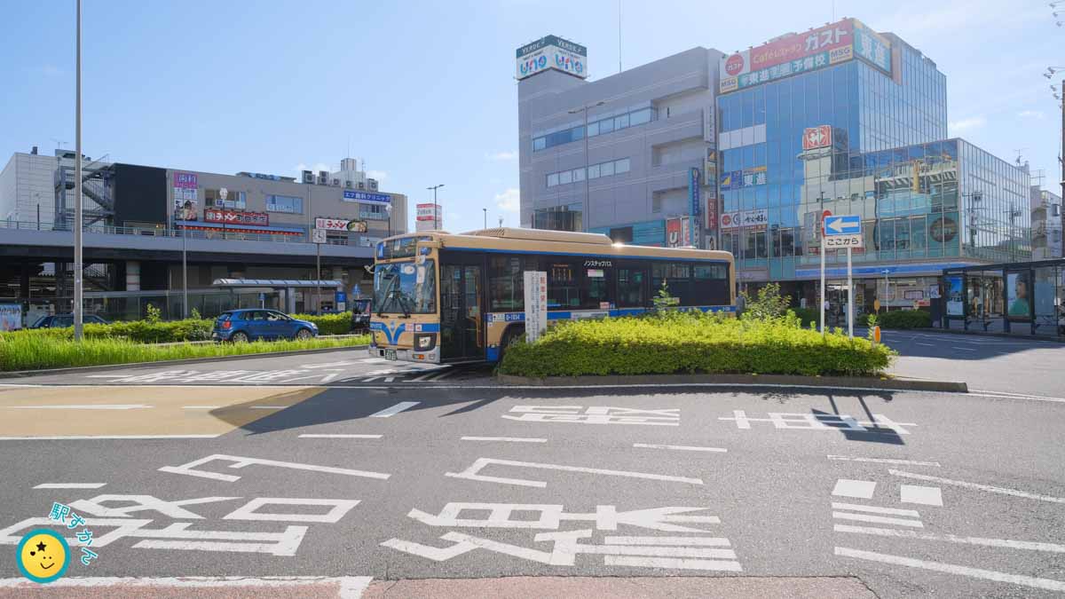 中山駅北口ロータリー