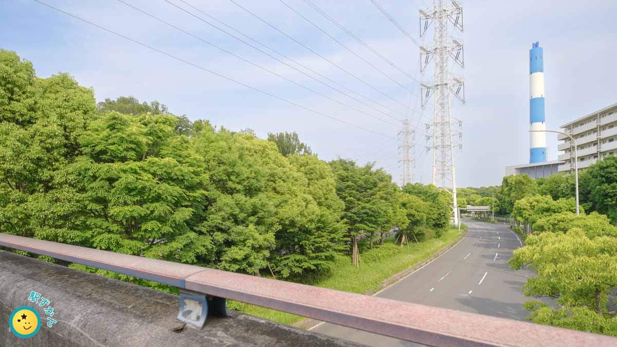 ふれあい歩道橋より仲町台・新横浜方面