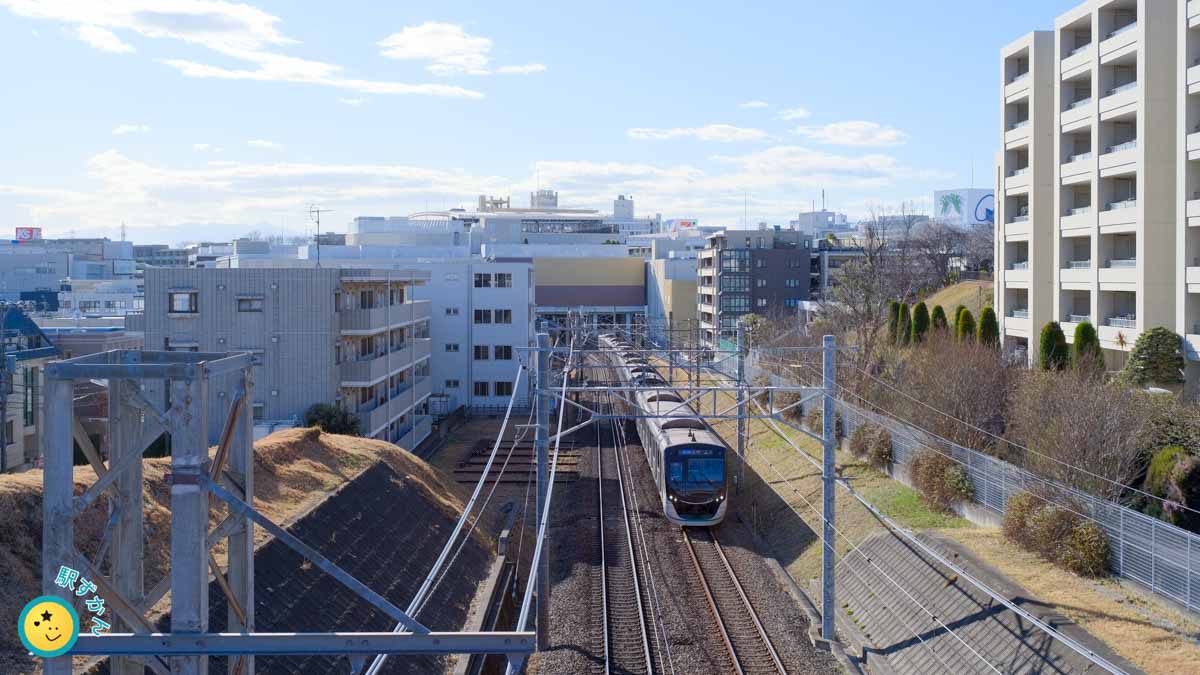 たまプラーザ駅と東急電鉄2020系