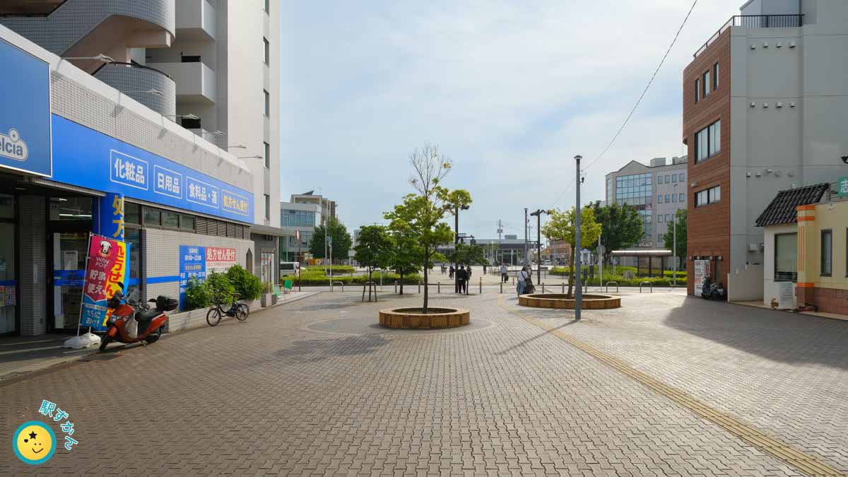 ふれあいの丘駅前広場