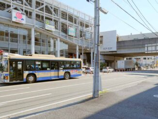 川崎町田線と新羽駅