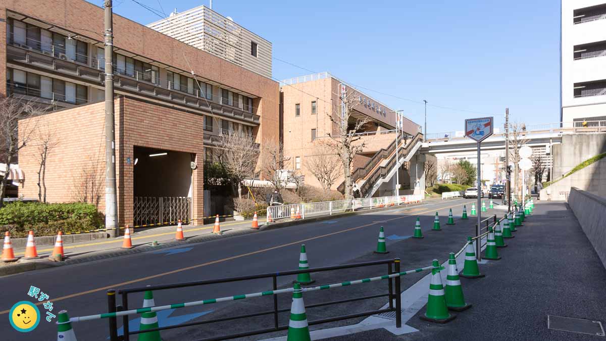 新百合ヶ丘駅の北口車寄せ