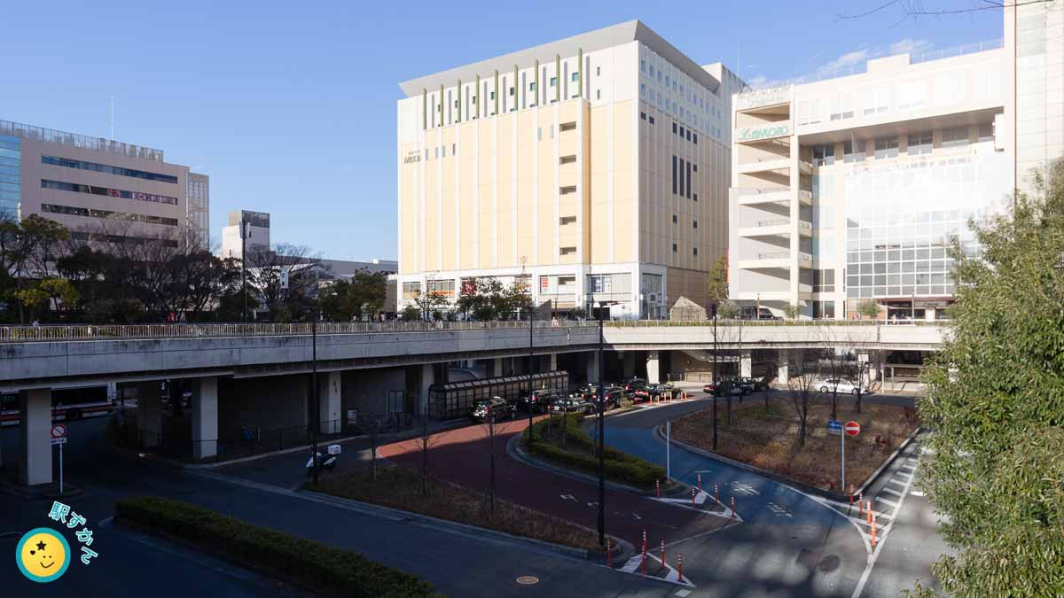 新百合ヶ丘駅 南口ロータリーと商業施設