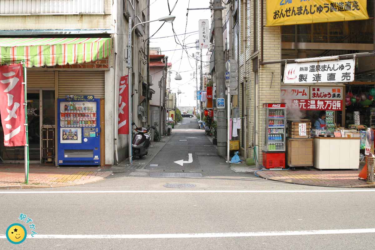 国道135号付近の商店