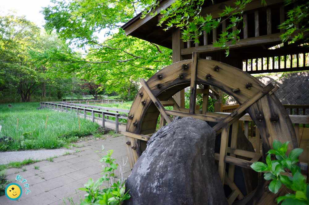 水車小屋風の東屋