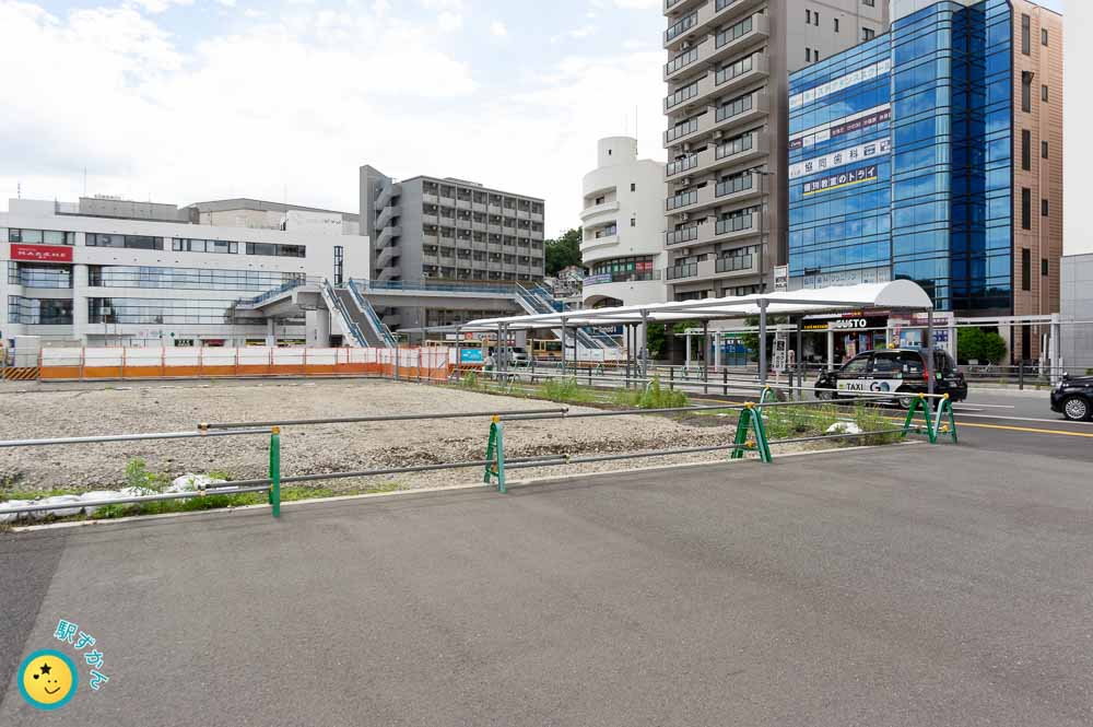 鶴川駅の交通広場