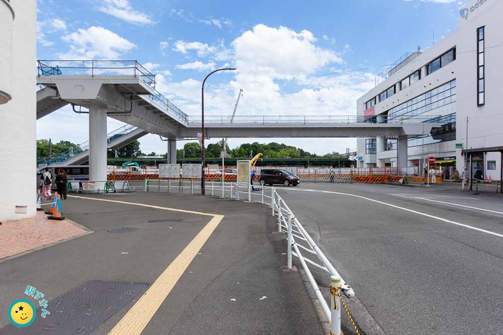 鶴川駅バスロータリー