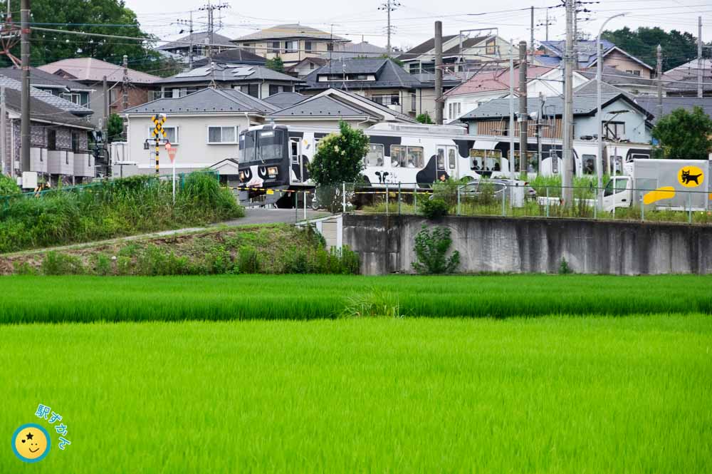 こどもの国線の踏み切り、川崎町田線