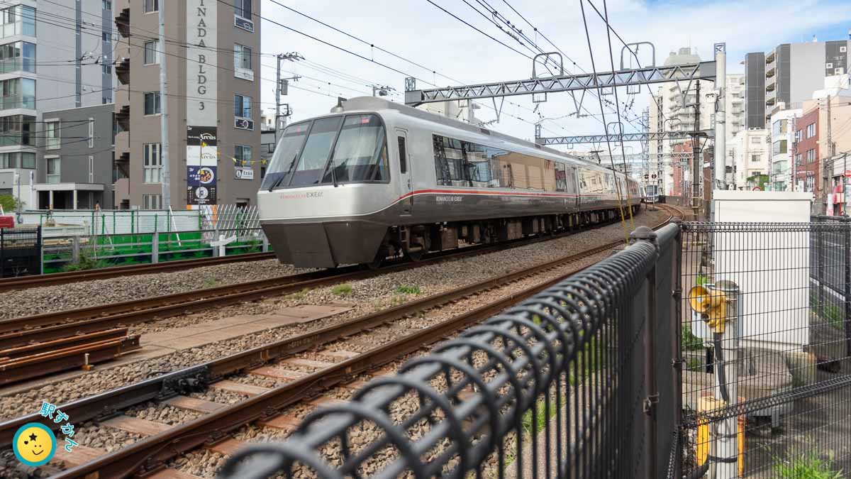 小田急ロマンスカーEXEアルファ30000形