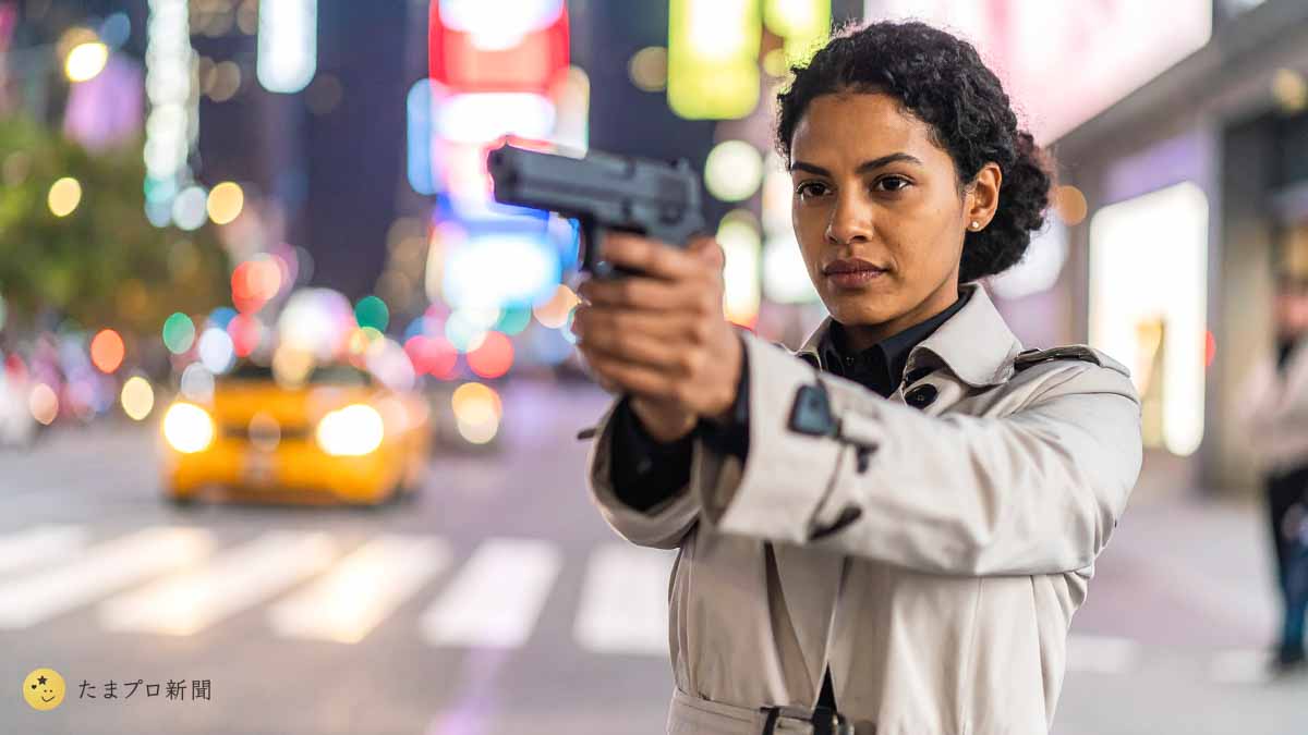 NYCで拳銃を構える女性刑事