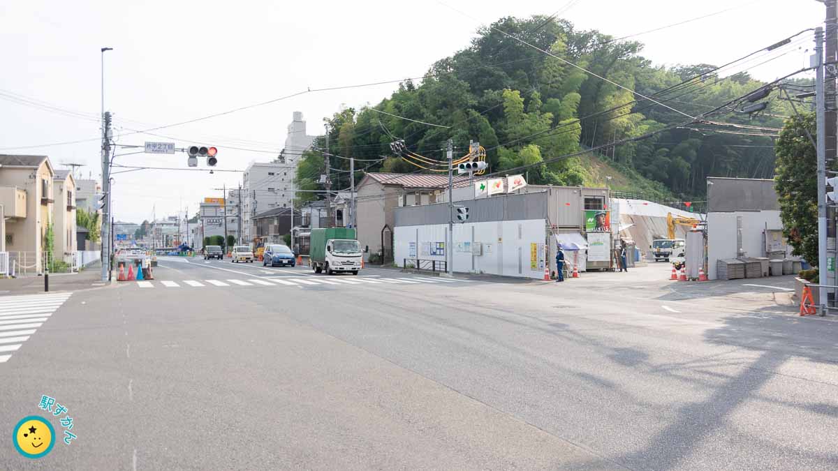 津久井道 町田方面と片平2丁目交差点の丁字路