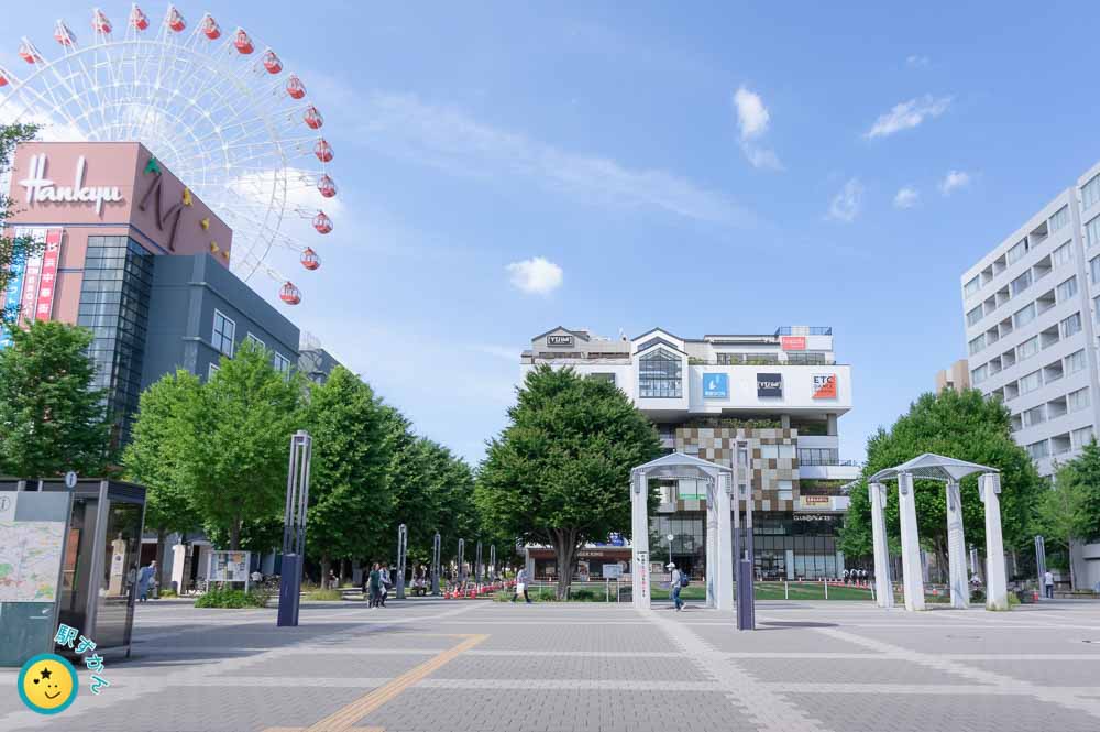 芝生のセンター北広場