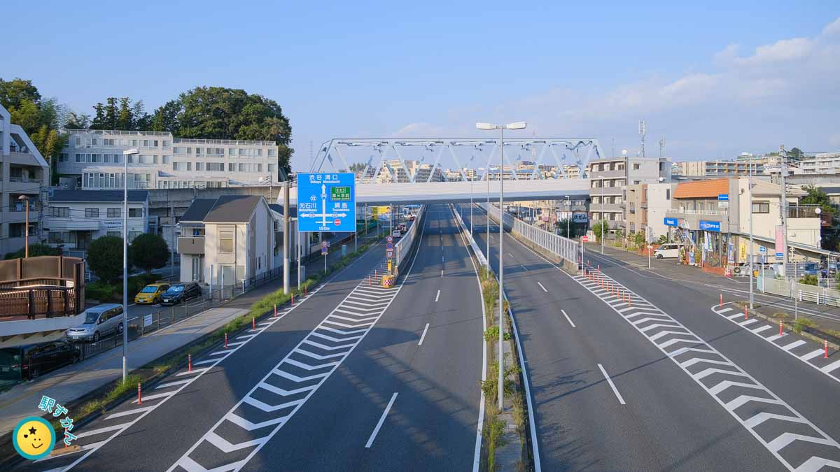 国道246号と横浜市え地下鉄ブルーラインの立体交差