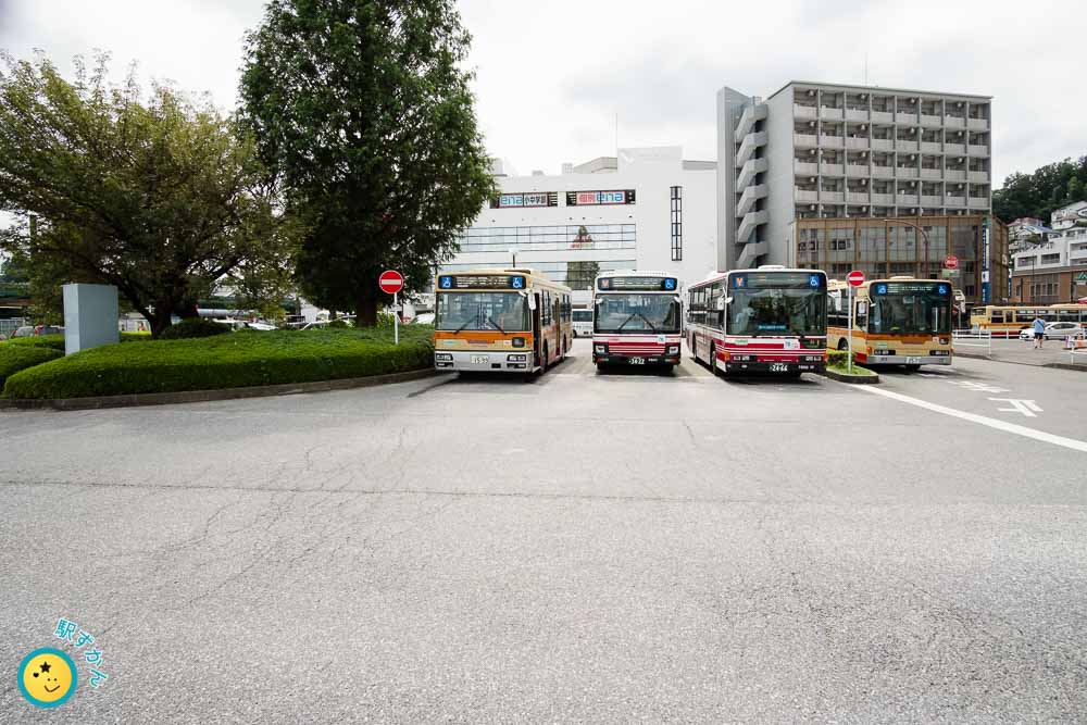 鶴川駅バスロータリー