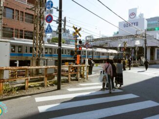 小田急 町田駅と踏み切り