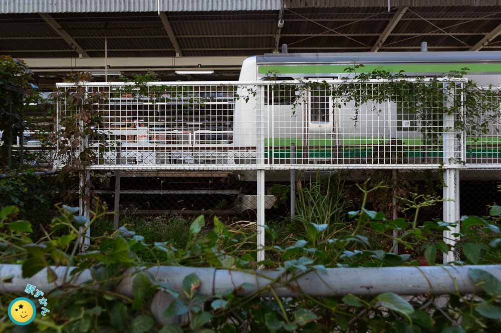 横浜線ホームの電車