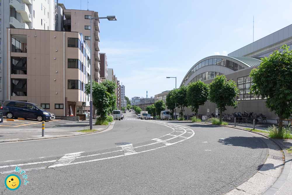 センター北駅の東側