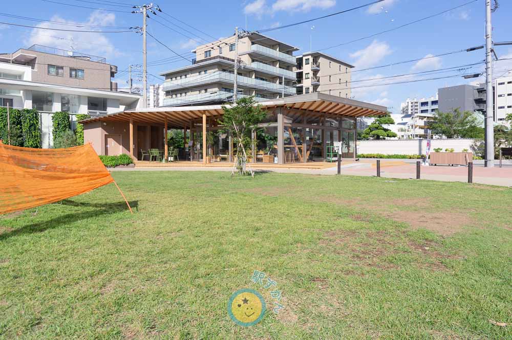 登戸つくりと公園とカフェ