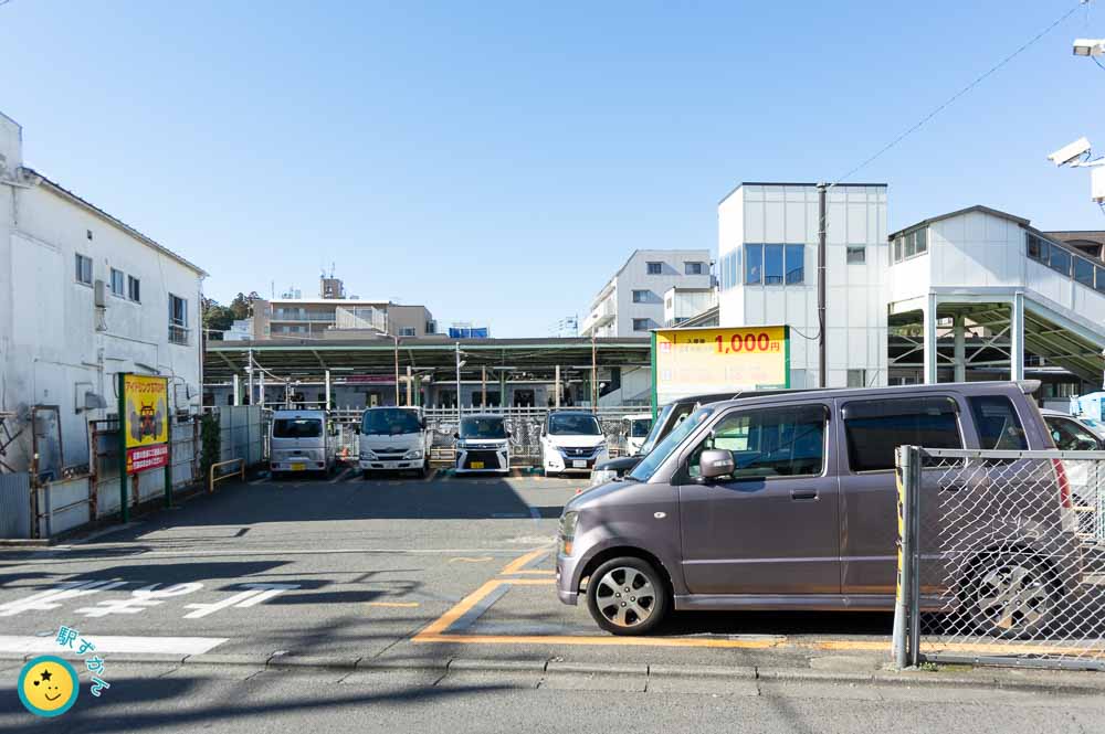 柿生駅ホームと跨線橋