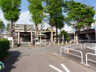 登戸稲荷社の石鳥居と多摩水道橋