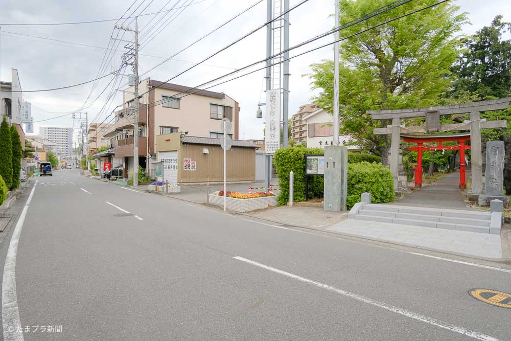 驚神社前