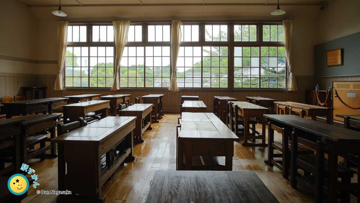 旧府中尋常高等小学校教室