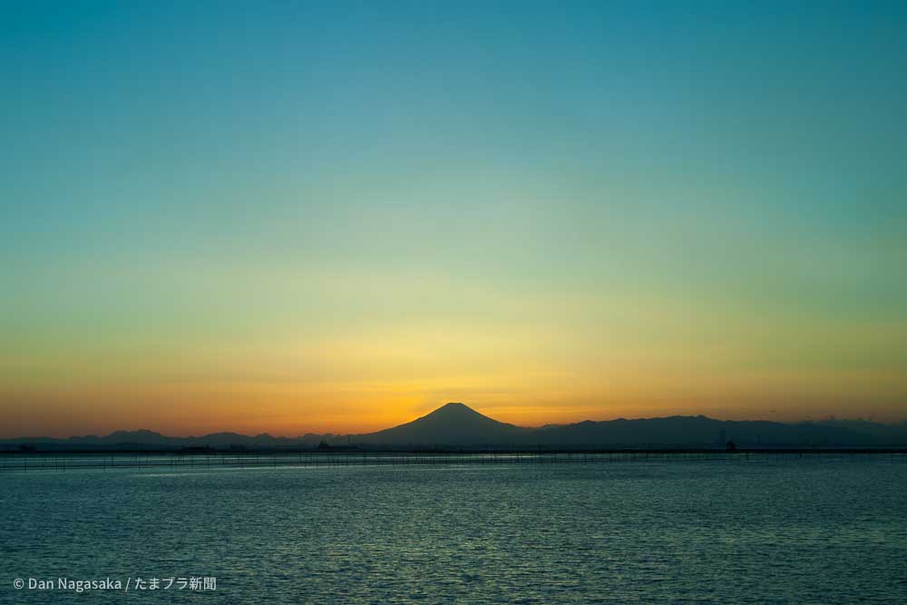 東京湾と富士山